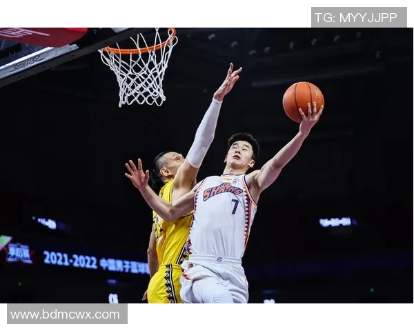 里昂足球新星崛起：年轻球员引领球队迈向辉煌新纪元